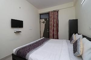 OYO 10663 Homestead, Noida