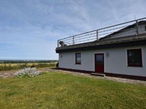 Cozy Apartment in Bastorf with Sea View, Bastorf