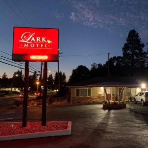 Lark Motel Willits