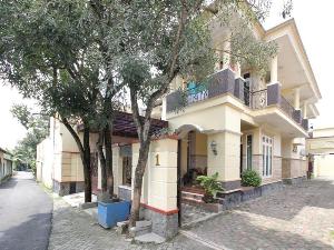 RedDoorz Plus near STIE YKPN, Yogyakarta