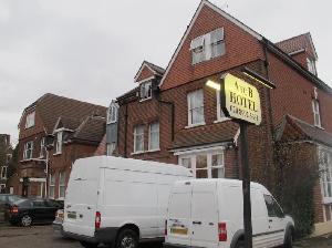 A to B Hotel, Ealing