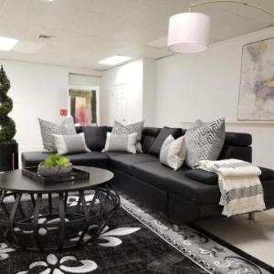 UNO Lakefront Arena Hotels - 9BR-SLEEPS 19. Amazing Deal!!