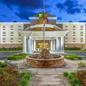 Holiday Inn Express & Suites Morristown