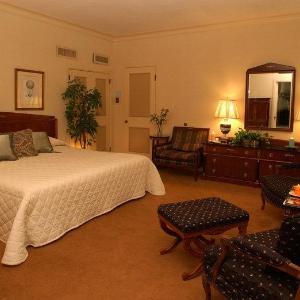 3 Star Hotels Milwaukee Deals At The 1 3 Star Hotels In