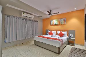 OYO 62851 Hotel Royal Star, Surat