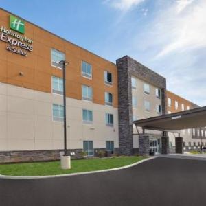 Jack Miller Stadium Ashland Hotels - Holiday Inn Express & Suites - Wooster