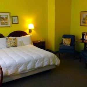 Hotels near La Benite Riverfront Park - Higher Ground Hotel