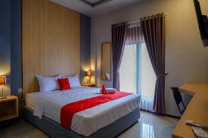 RedDoorz Syariah @ Jalan Sultan Agung Tegal, Tegal