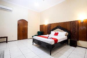 RedDoorz near Brawijaya University, Malang