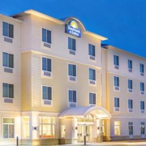 Days Inn & Suites by Wyndham Kearney