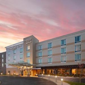 Oxmoor Country Club Hotels - Fairfield Inn & Suites by Marriott Louisville Northeast