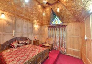 Houseboat Dogstar, Srinagar