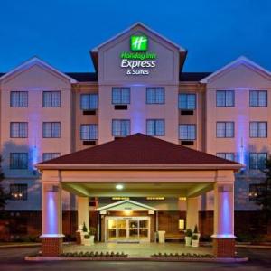  Corteva Coliseum Hotels - Holiday Inn Express Hotel & Suites Indianapolis - East