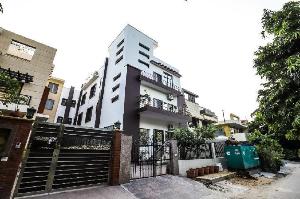 Hotel Vizima Palace, Noida