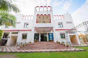 Collection O 15516 J S Garden, Noida