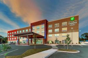 Holiday Inn Express & Suites - Roanoke – Civic Center, Roanoke