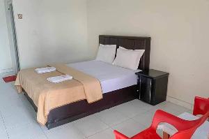 Reddoorz @ Hotel Pasir Putih Parbaba, Samosir Island