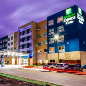 Holiday Inn Express & Suites Dallas Market Ctr - Love Field