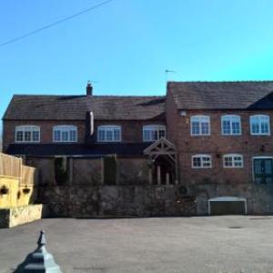 Hotels near Alton Towers - Crown Inn