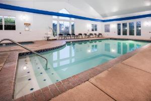 La Quinta by Wyndham Newport, Newport