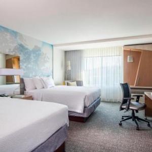 Kinnick Stadium Hotels - Courtyard by Marriott Iowa City University Heights