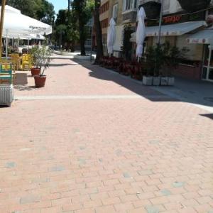 Zhakler - Top Center Apartment Opposite Starbucks