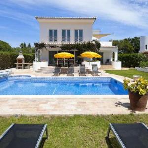 Super 4 bedroom Villa at Clube Atlantico with heated private pool air conditioning and wifi