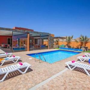 Urbanizacion Fuerteventura Golf Club Villa Sleeps 6 with Pool and WiFi