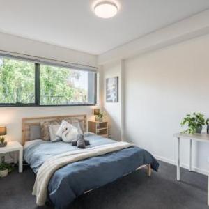 BRAND NEW! 1BR + Study Apt in Homebush Sleeps 5