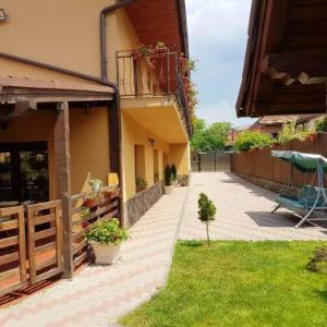 House with 3 bedrooms in Sacele with furnished terrace and WiFi