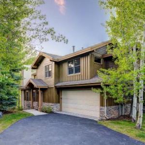 7 Trailside Court