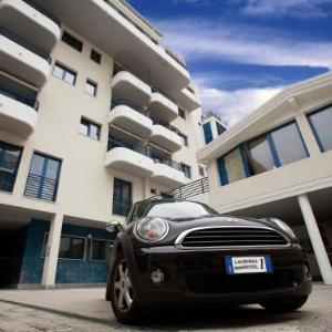 Lacroma Aparthotel