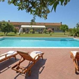 Le Colonne Villa Sleeps 18 with Pool Air Con and WiFi