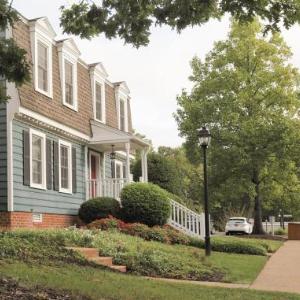 Quiet Colonial Resort Community in Historic Williamsburg