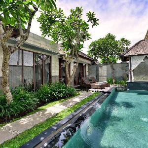 The Khayangan Dreams Villa Seminyak