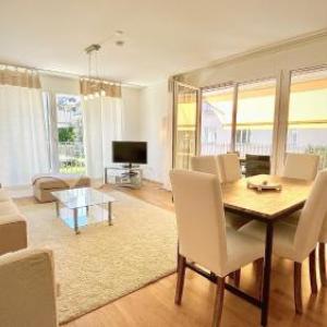 Montchoisi Elegant Modern Impeccably Furnished