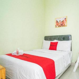 RedDoorz Syariah near Suncity Mall Sidoarjo