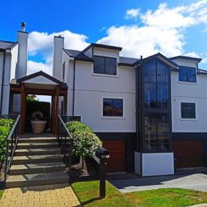 IRONSIDE LAKEVIEW TOWNHOUSE