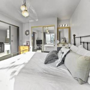 Carriage House 305 condo