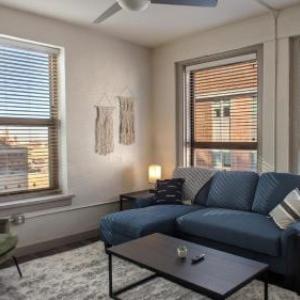 Relaxing 1BR in Wichita with Gym and Pool