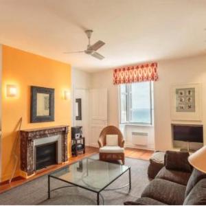 GuestReady - Luxurious Apartment with view of The Grande Plage