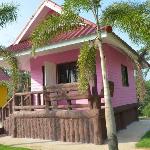 Baan see-chompoo (pink house)