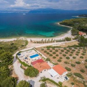 Seaside luxury villa with a swimming pool Mirca Brac - 16183