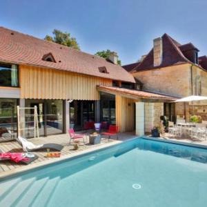 Saint-Amand-de-Coly Villa Sleeps 6 Pool Air Con