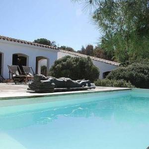 Porto Pino Villa Sleeps 10 WiFi