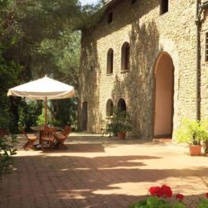 Ambrogiana Villa Sleeps 8 WiFi