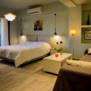 Athens Suites - Suite 202 by the Acropolis