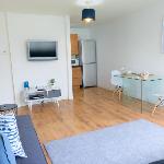 Central Apartment With Free Parking - By Doze Milton Keynes 