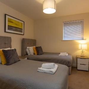 Higher Living - Professional Southampton Apartment