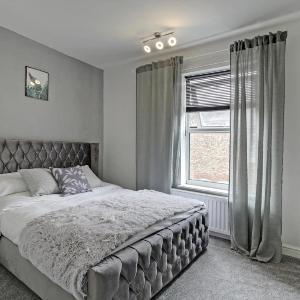 Spring Halls – Carlton & Co Apartments *Free Parking 2